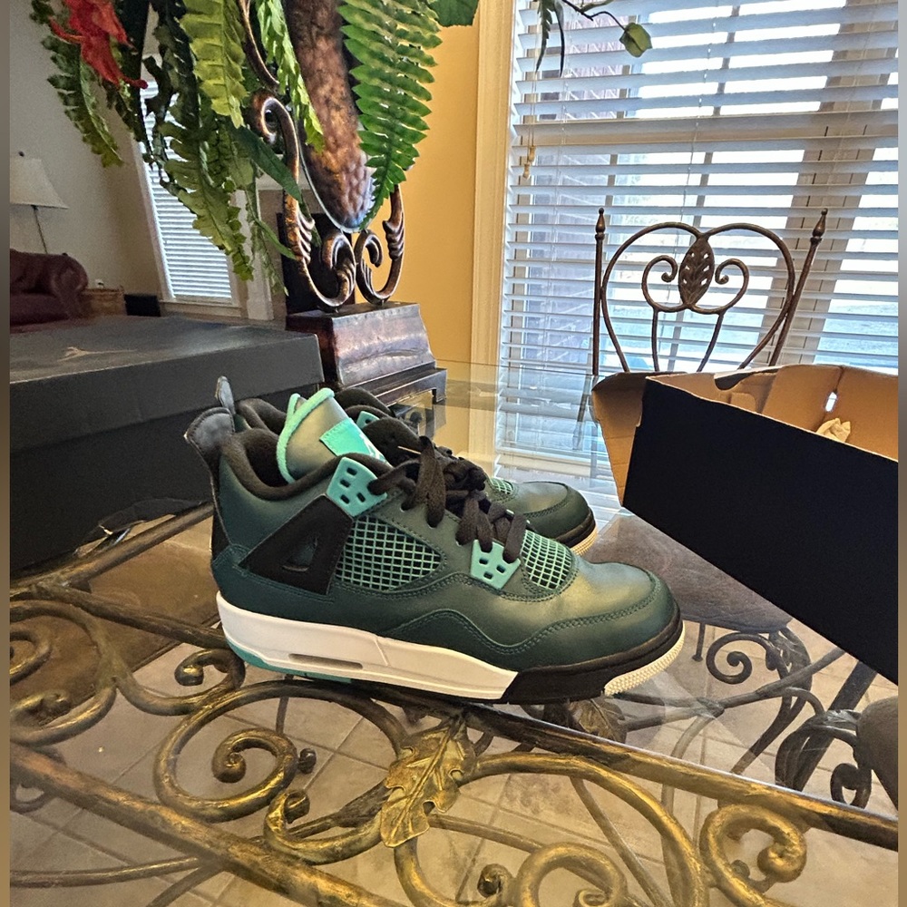 Used 2015 Air Jordan 4 Retro Teal Sneakers